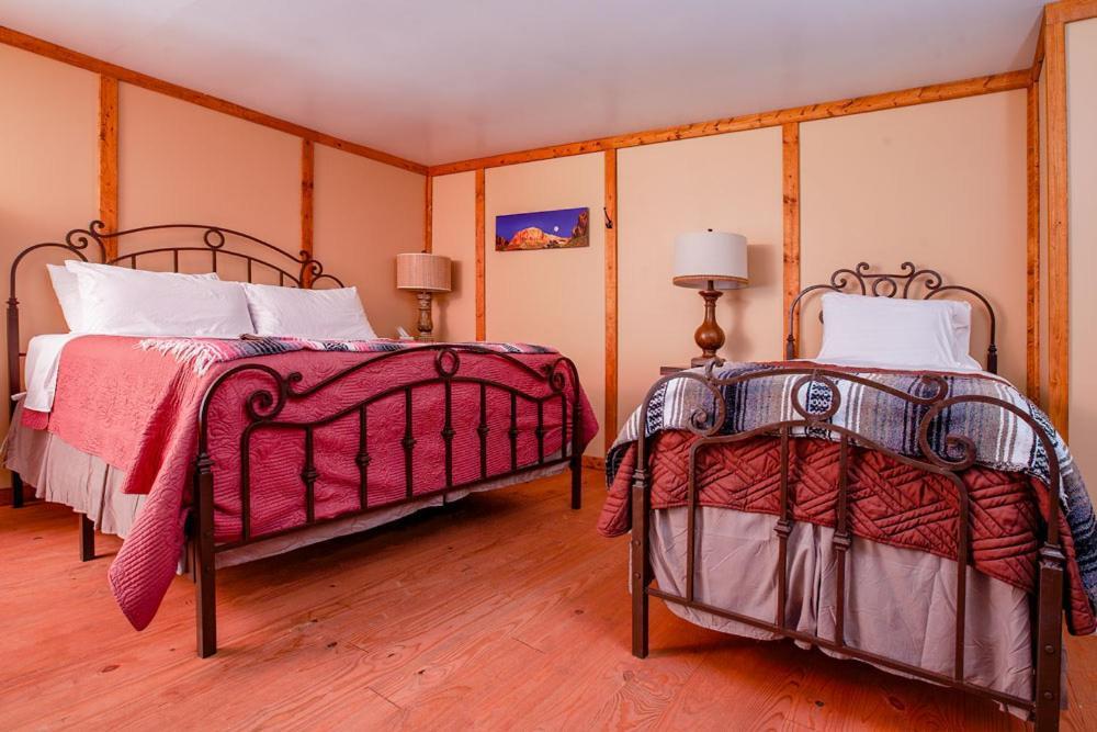 Round Top Hotel Extérieur photo