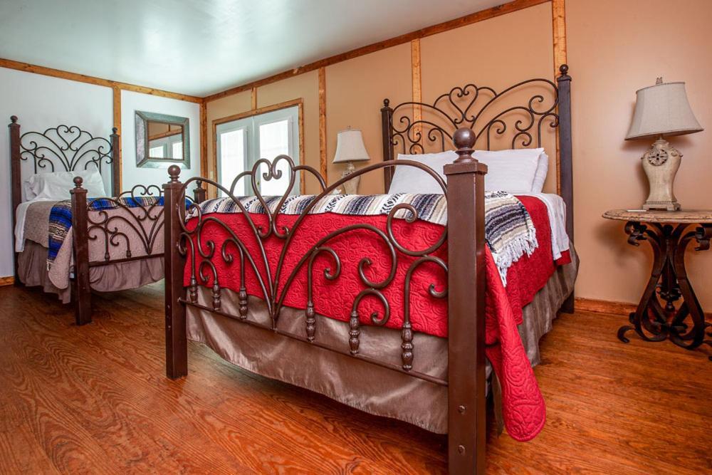 Round Top Hotel Extérieur photo